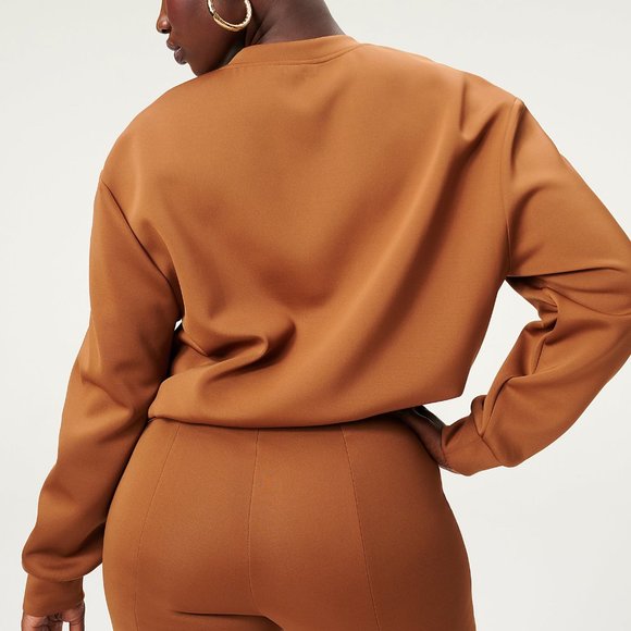 Good American SCUBA BOYFRIEND CREW Sweatshirt Sweater Burnt Caramel Size 2 / M - Picture 2 of 4